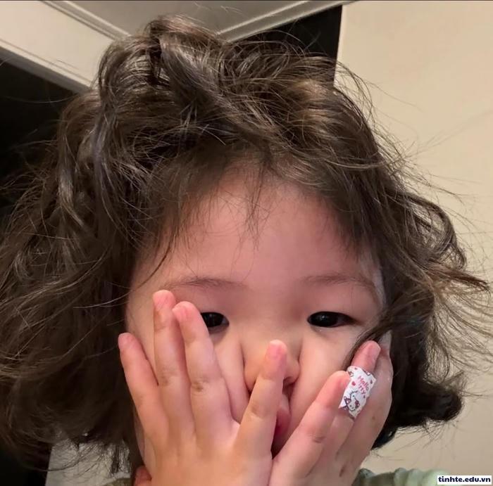 Meme em bé tấu hài